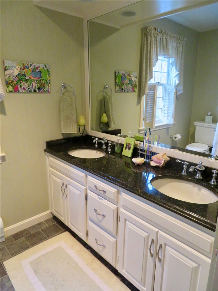 16 Coach Road Stratham, NH 03885 - Photo 22 of 40