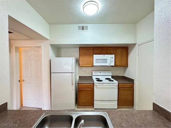 $1,550 | 9620 West Russell Road, Unit 1130, Las Vegas, NV 89148
