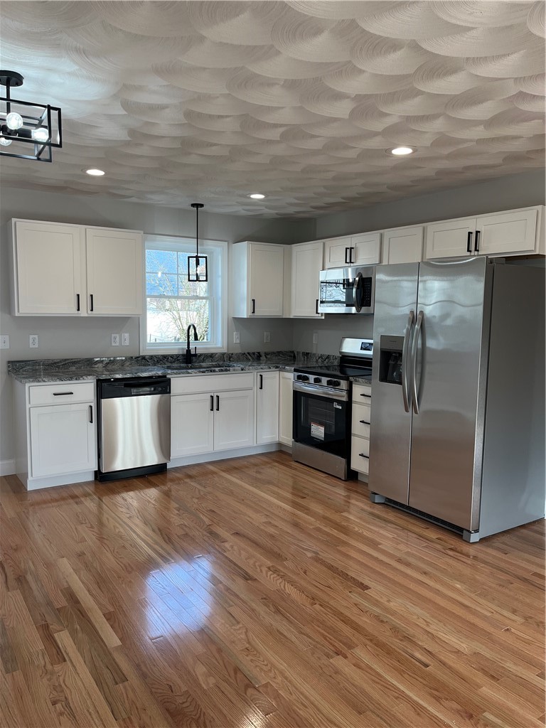 27 Baker Street Johnston, RI 02919 - Photo 4 of 8