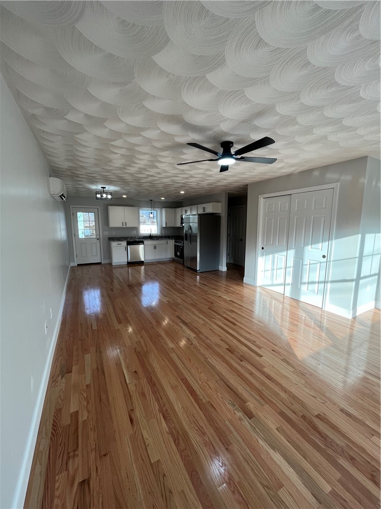 27 Baker Street Johnston, RI 02919 - Photo 5 of 8