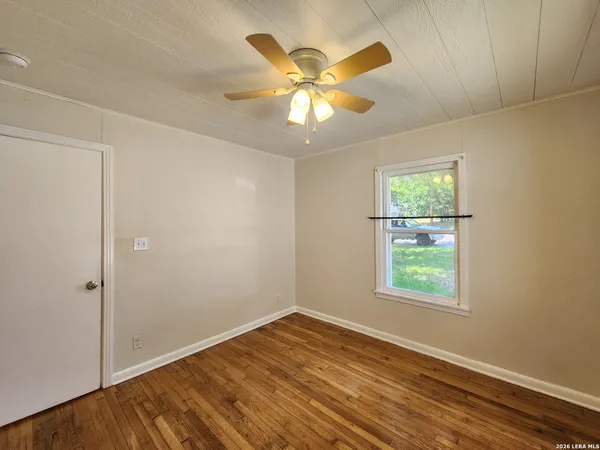 $1,625 | 554 Lee Street, New Braunfels, TX 78130