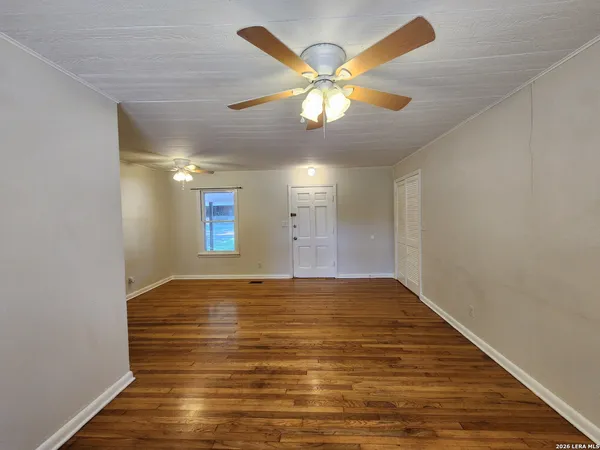 $1,625 | 554 Lee Street, New Braunfels, TX 78130