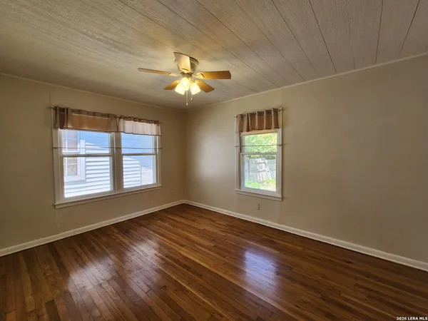 $1,625 | 554 Lee Street, New Braunfels, TX 78130