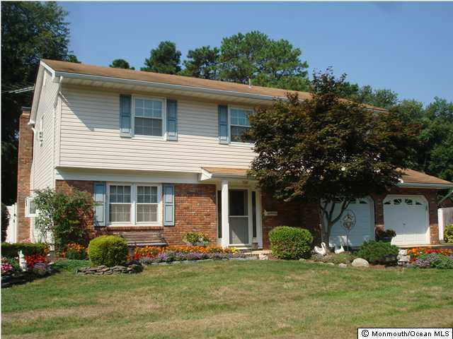 10 Pittsfield Road Howell, NJ 07731 - Photo 1 of 3 Primary Photo