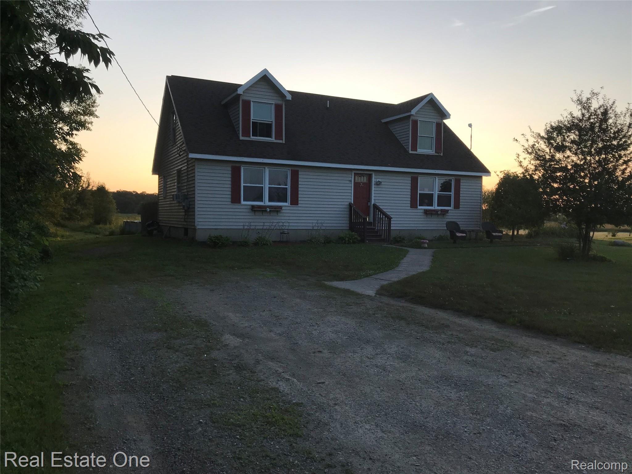 10399 North Genesee Road Mount Morris, MI 48458 - Photo 5 of 40 IMG_0712.JPG