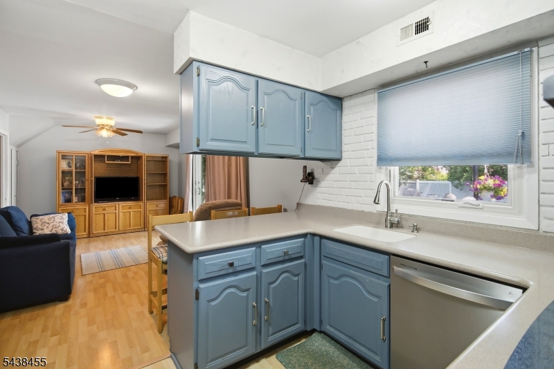 13 Abbott Road Somerset, NJ 08873 - Photo 15 of 32