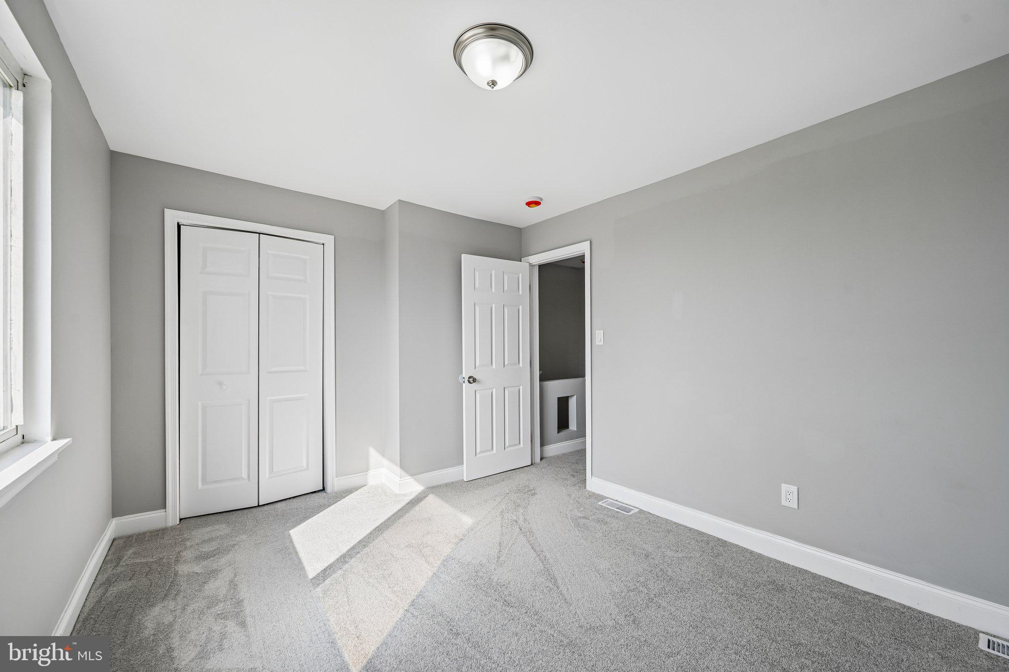 628 Roundview Road Baltimore, MD 21225 - Photo 18 of 43