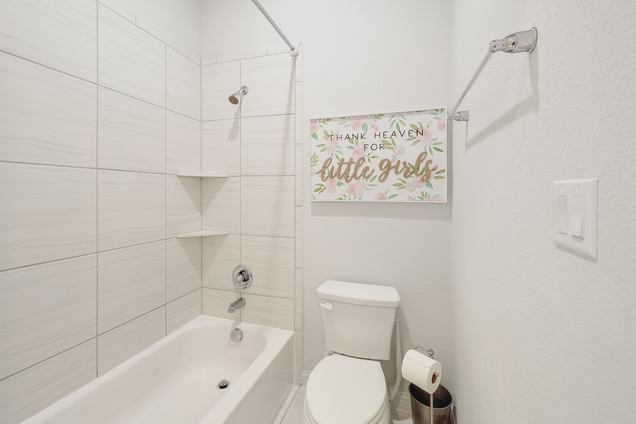 108 Argo Cove Georgetown, TX 78628 - Photo 22 of 36 Full bathroom featuring toilet and shower / tub combination