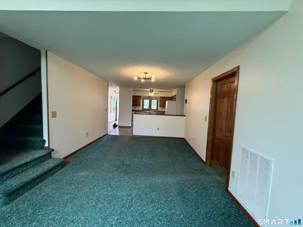 $3,100 | 504 Sandstone Drive, Unit 504, South Windsor, CT 06074