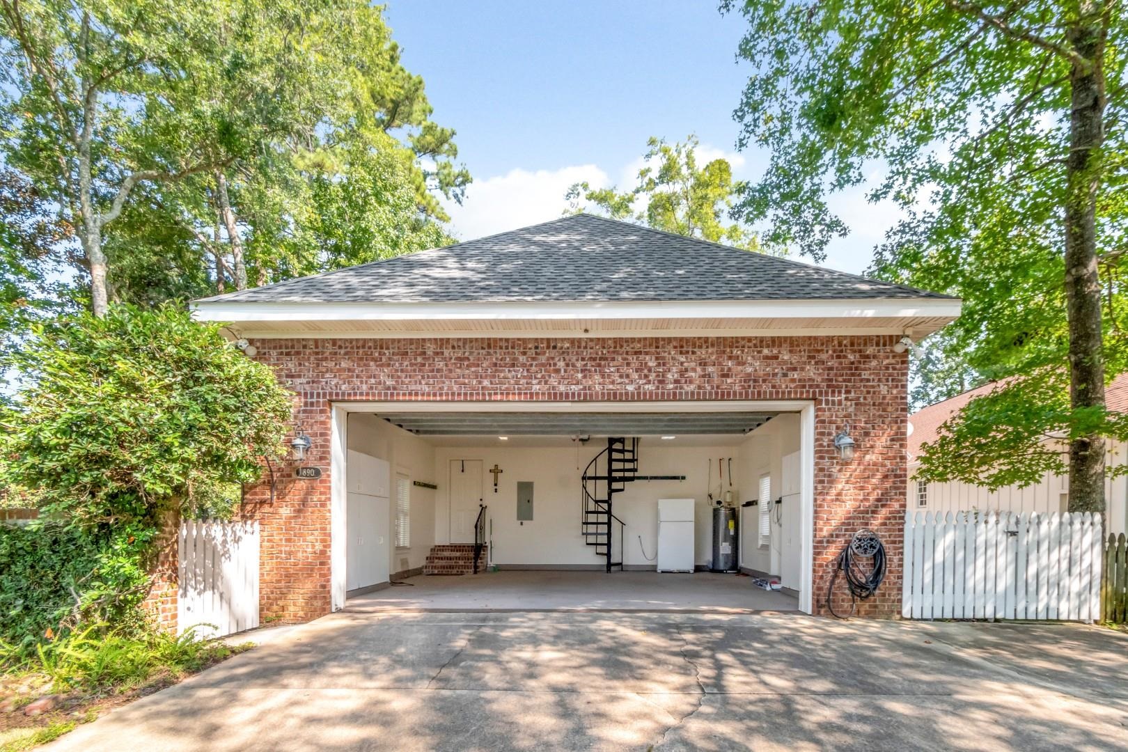 890 Randall Avenue Daphne, AL 36526 - Photo 32 of 47 Garage