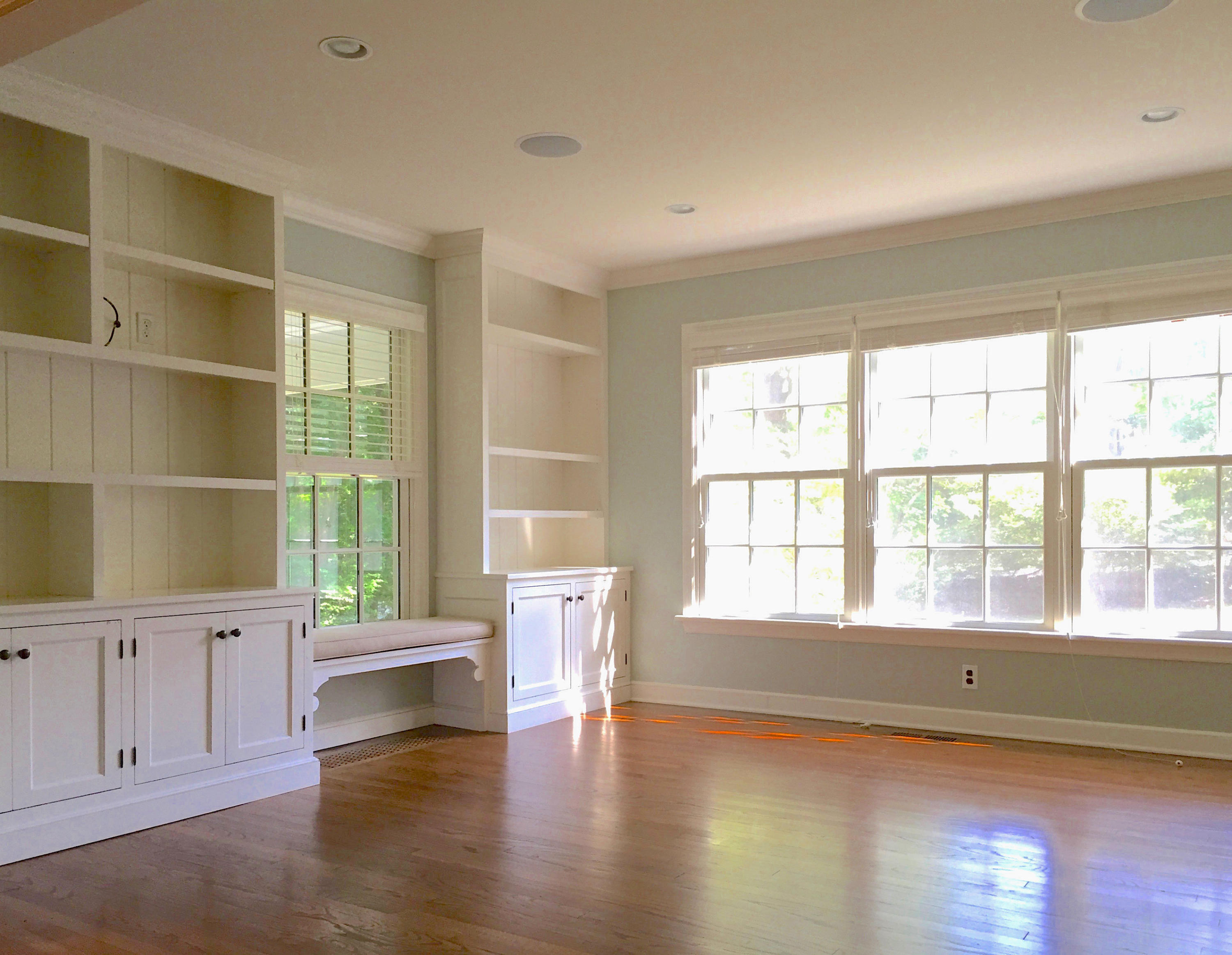 181 Middlesex Road Darien, CT 06820 - Photo 17 of 38 a living room with hard wood floors and a window