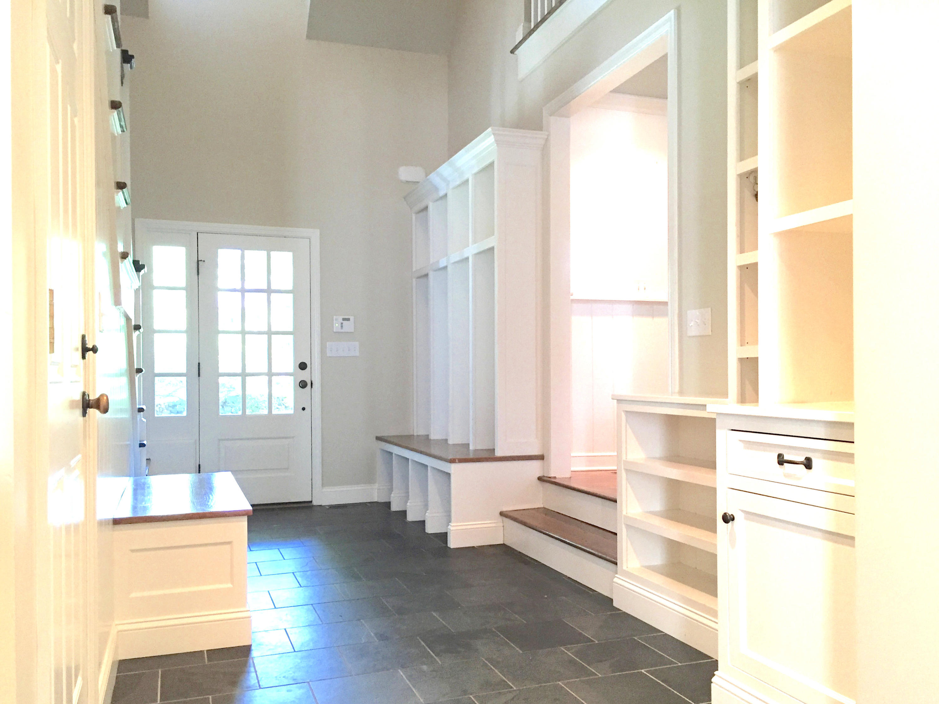 181 Middlesex Road Darien, CT 06820 - Photo 18 of 38 a spacious bathroom with a tub shower and a sink