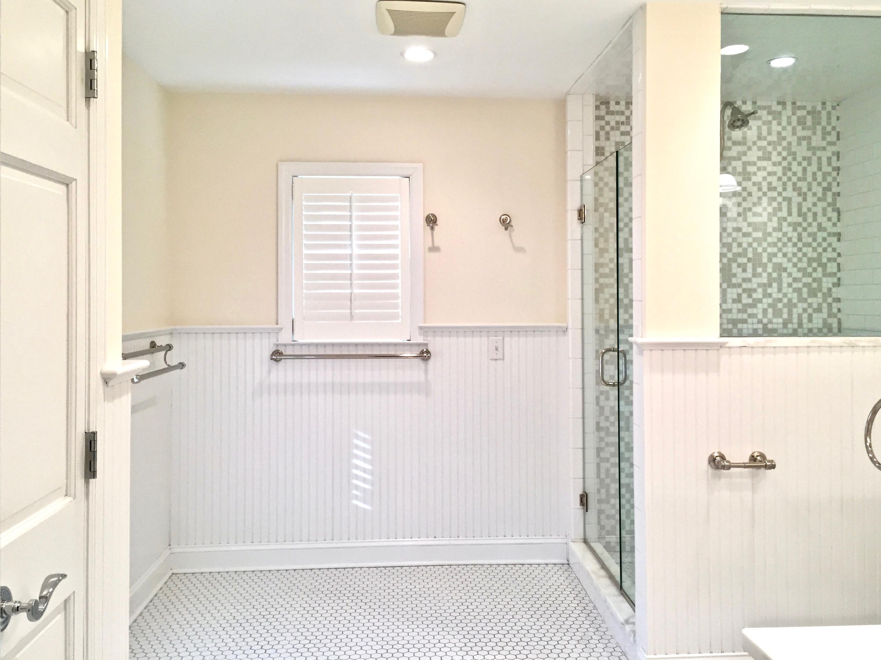 181 Middlesex Road Darien, CT 06820 - Photo 23 of 38 a bathroom with a window