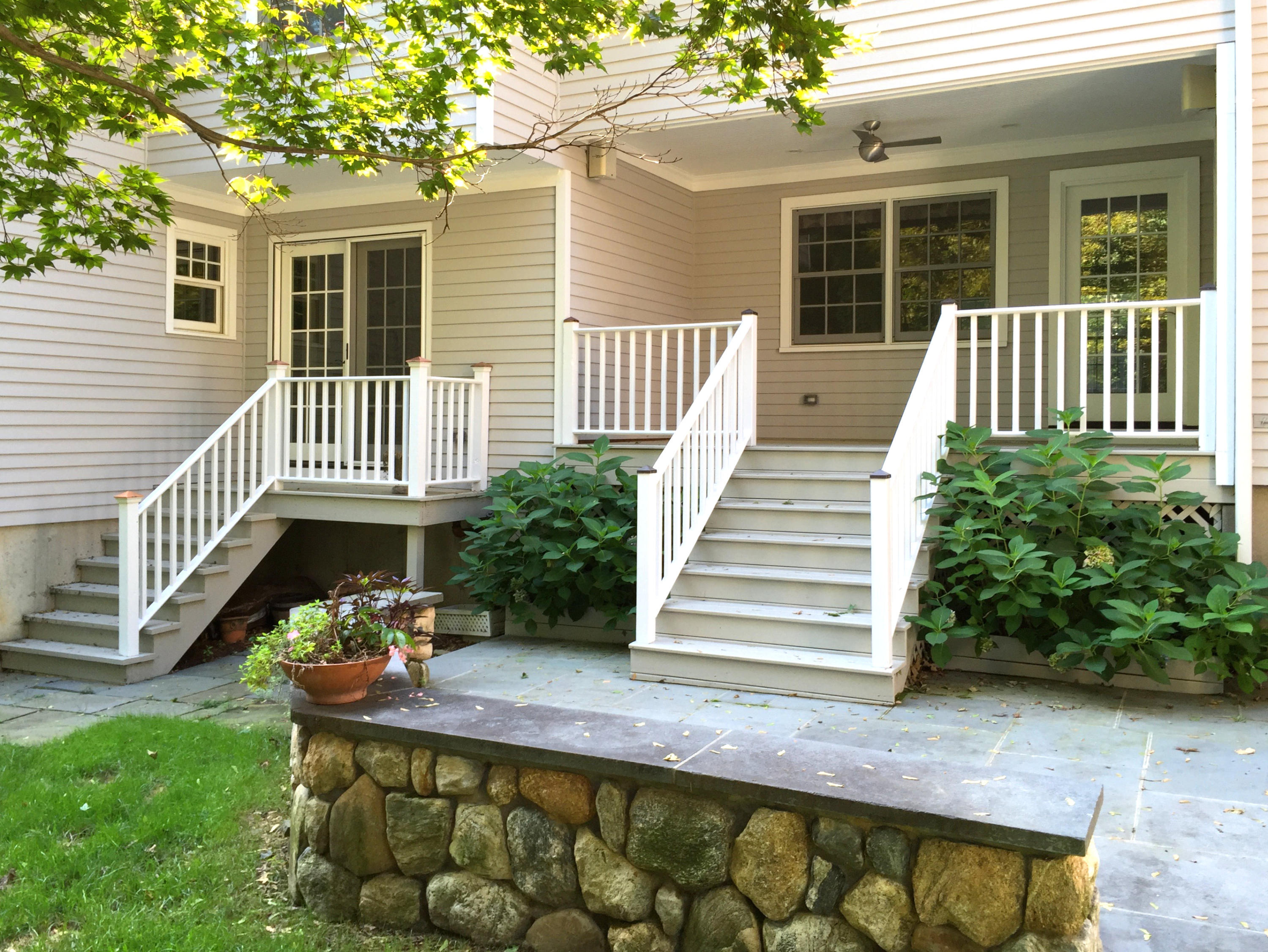 181 Middlesex Road Darien, CT 06820 - Photo 33 of 38 a front view of a house with a yard