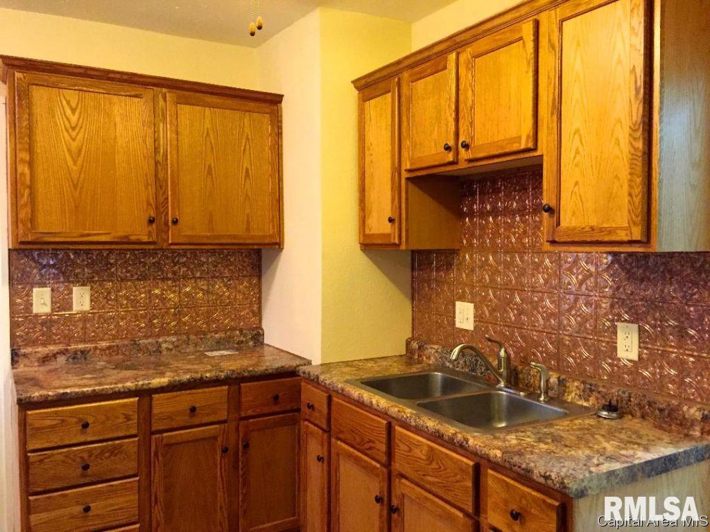 615 New Street Springfield, IL 62704 - Photo 3 of 8