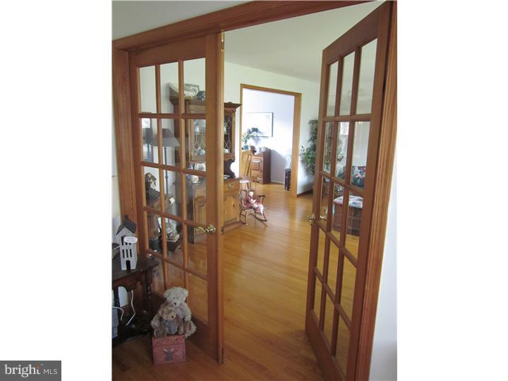 6 Midwood Road Evesham, NJ 08053 - Photo 6 of 25 Foyer