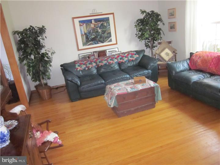 6 Midwood Road Evesham, NJ 08053 - Photo 7 of 25 Living Room