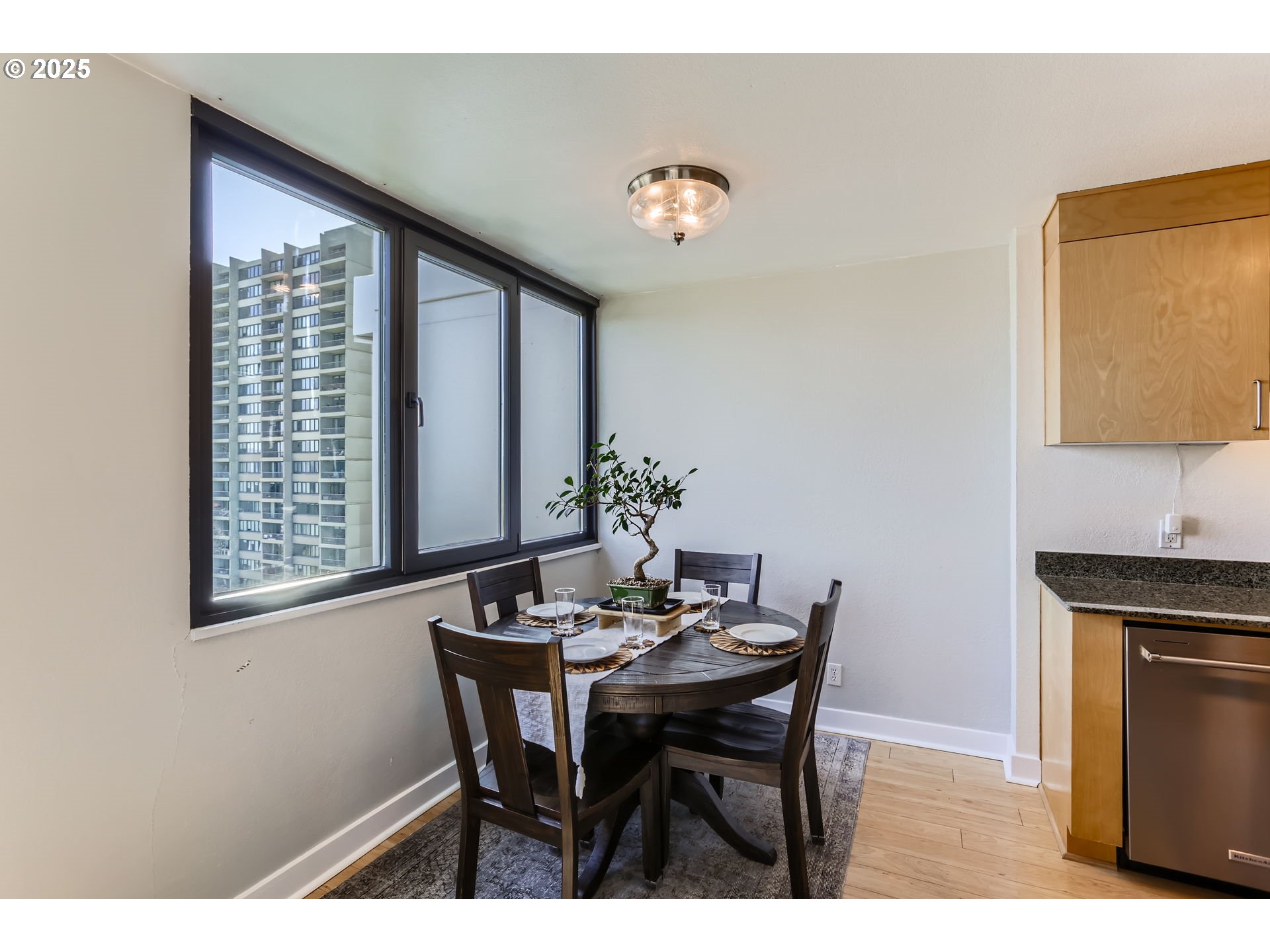 111 Southwest Harrison Street, Unit 16H Portland, OR 97201 - Photo 19 of 38 Dining Area
