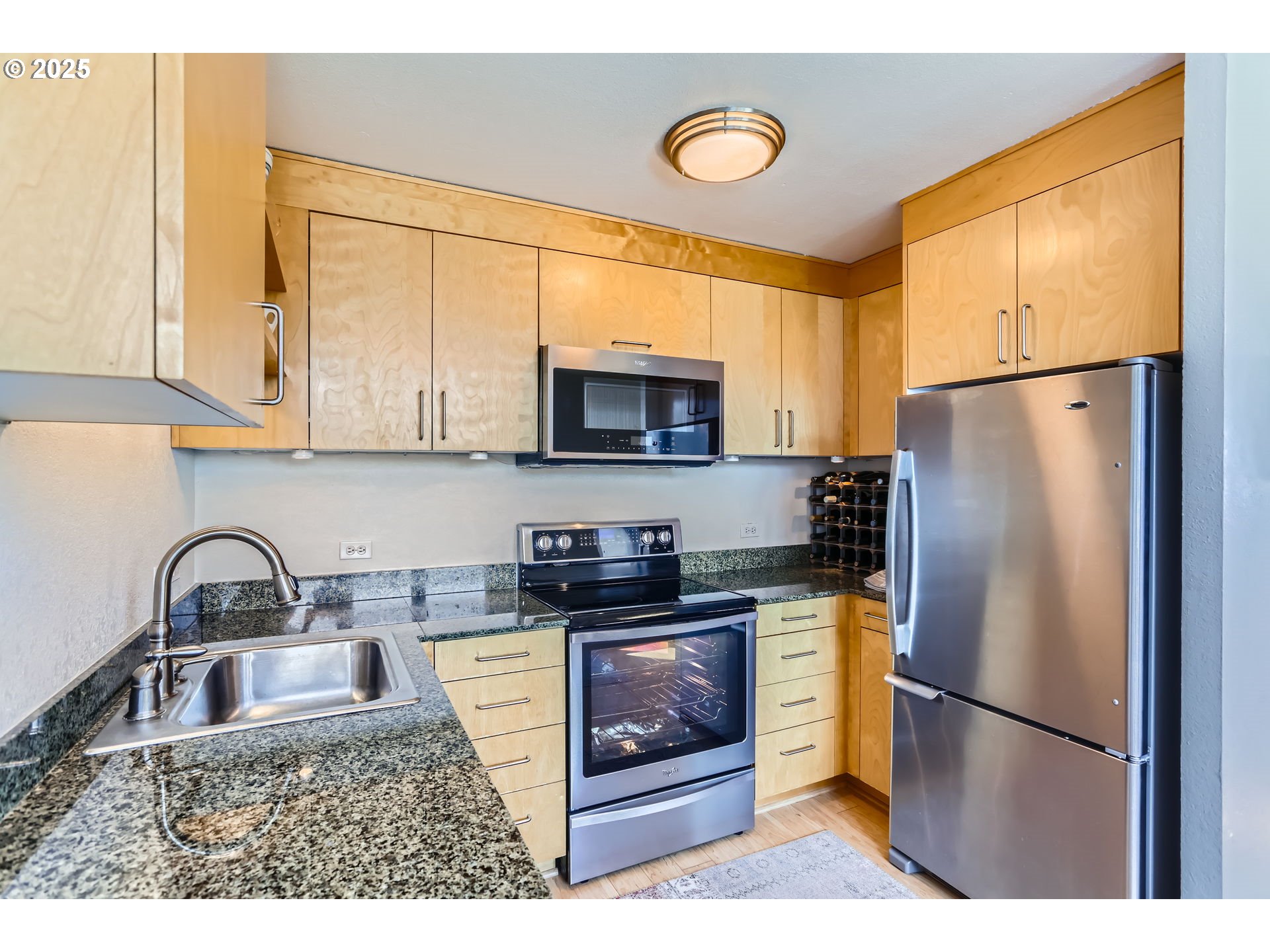 111 Southwest Harrison Street, Unit 16H Portland, OR 97201 - Photo 21 of 38 Kitchen