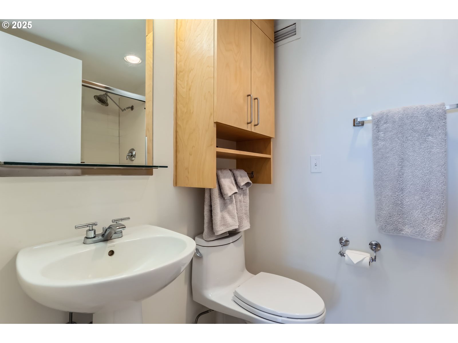 111 Southwest Harrison Street, Unit 16H Portland, OR 97201 - Photo 27 of 38 Bathroom, Attached