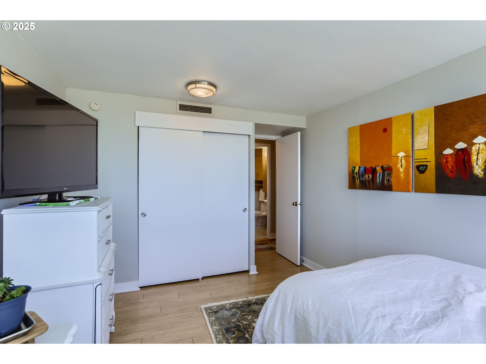 111 Southwest Harrison Street, Unit 16H Portland, OR 97201 - Photo 29 of 38 Bedroom