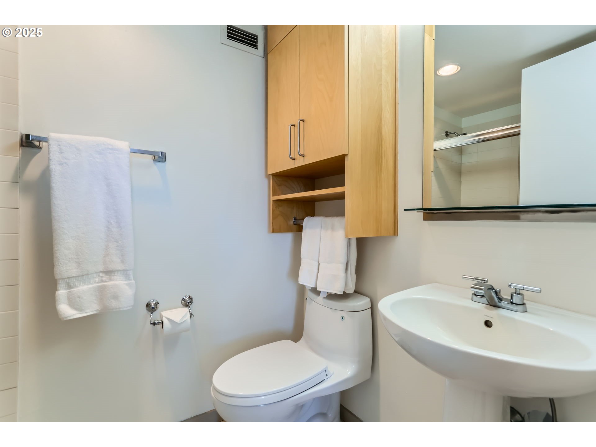 111 Southwest Harrison Street, Unit 16H Portland, OR 97201 - Photo 30 of 38 Bathroom