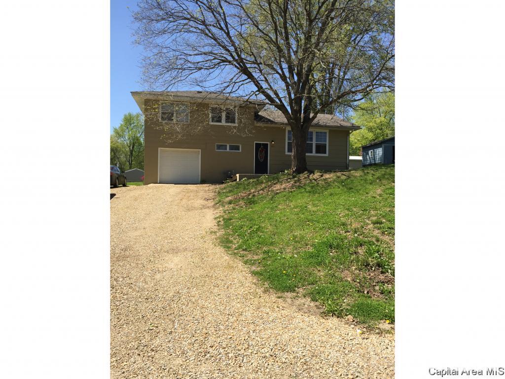 411 South Mill Street Athens, IL 62613 - Photo 1 of 11 Gallery Image 1