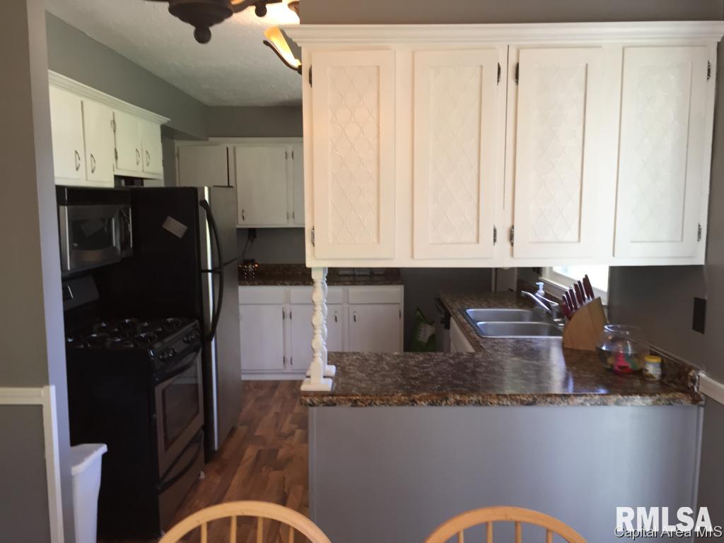 411 South Mill Street Athens, IL 62613 - Photo 4 of 11 Gallery Image 4
