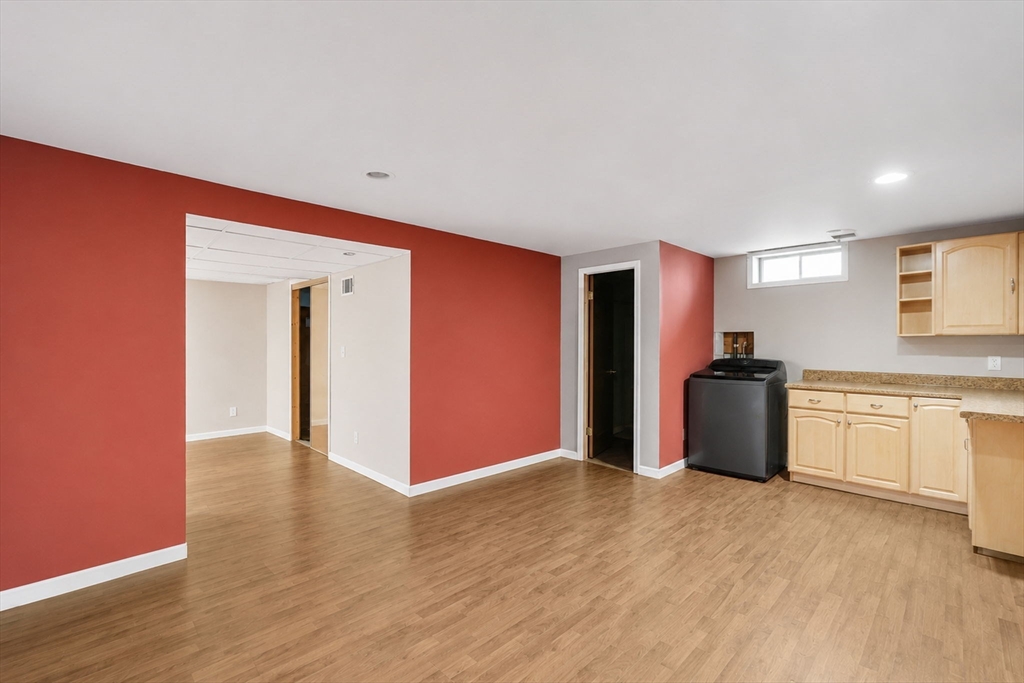 188 Wollaston Street Springfield, MA 01119 - Photo 17 of 39