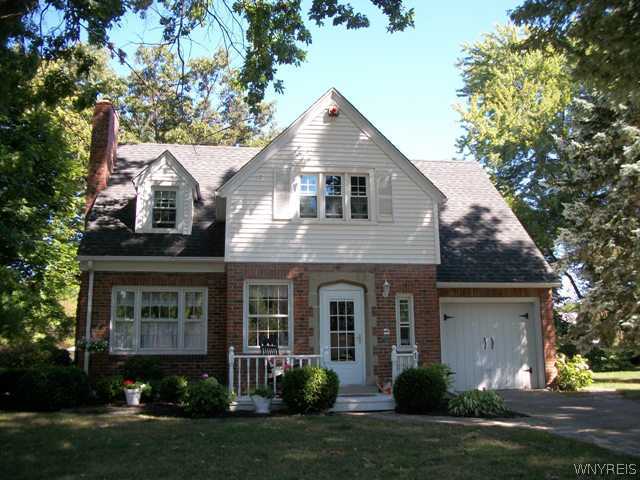 71 Grasmere Road Lockport Town, NY 14094 - Photo 1 of 1 Exterior Front