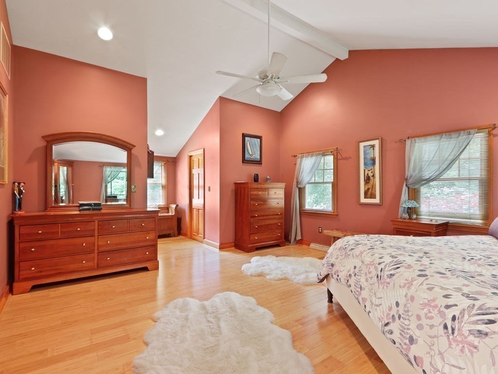 11 Highgate Road Wayland, MA 01778 - Photo 15 of 32