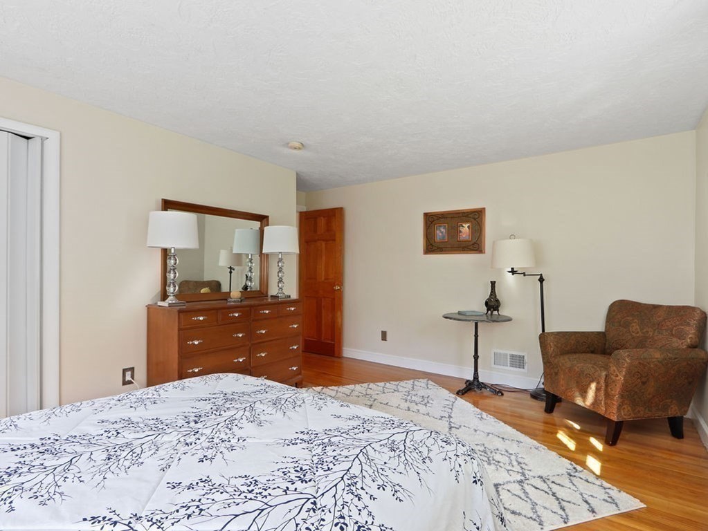11 Highgate Road Wayland, MA 01778 - Photo 19 of 32