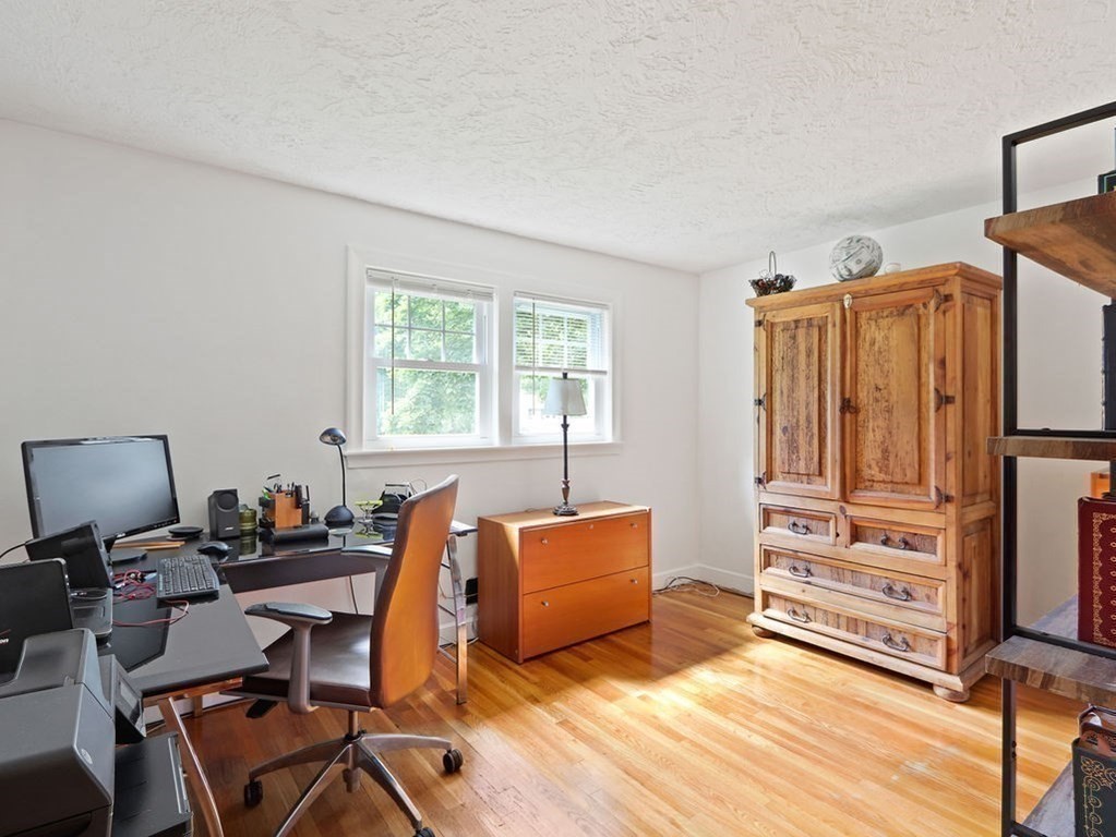 11 Highgate Road Wayland, MA 01778 - Photo 22 of 32