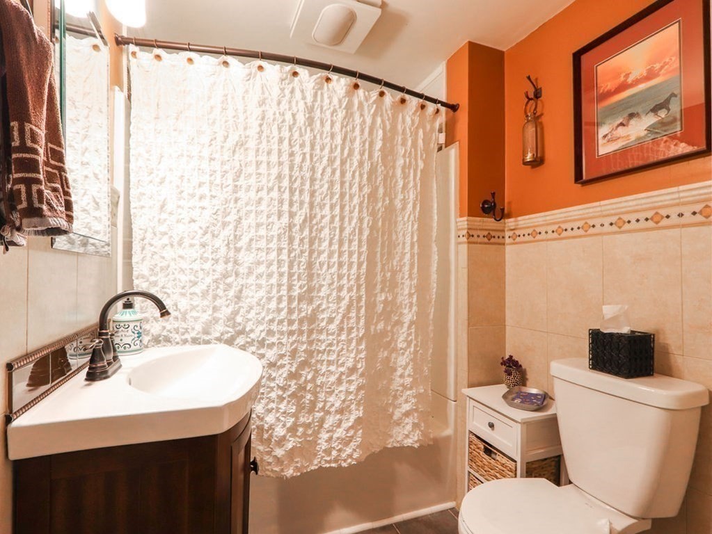11 Highgate Road Wayland, MA 01778 - Photo 23 of 32