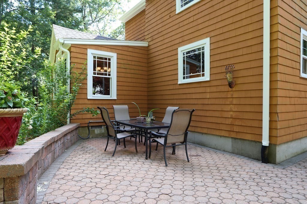 11 Highgate Road Wayland, MA 01778 - Photo 26 of 32