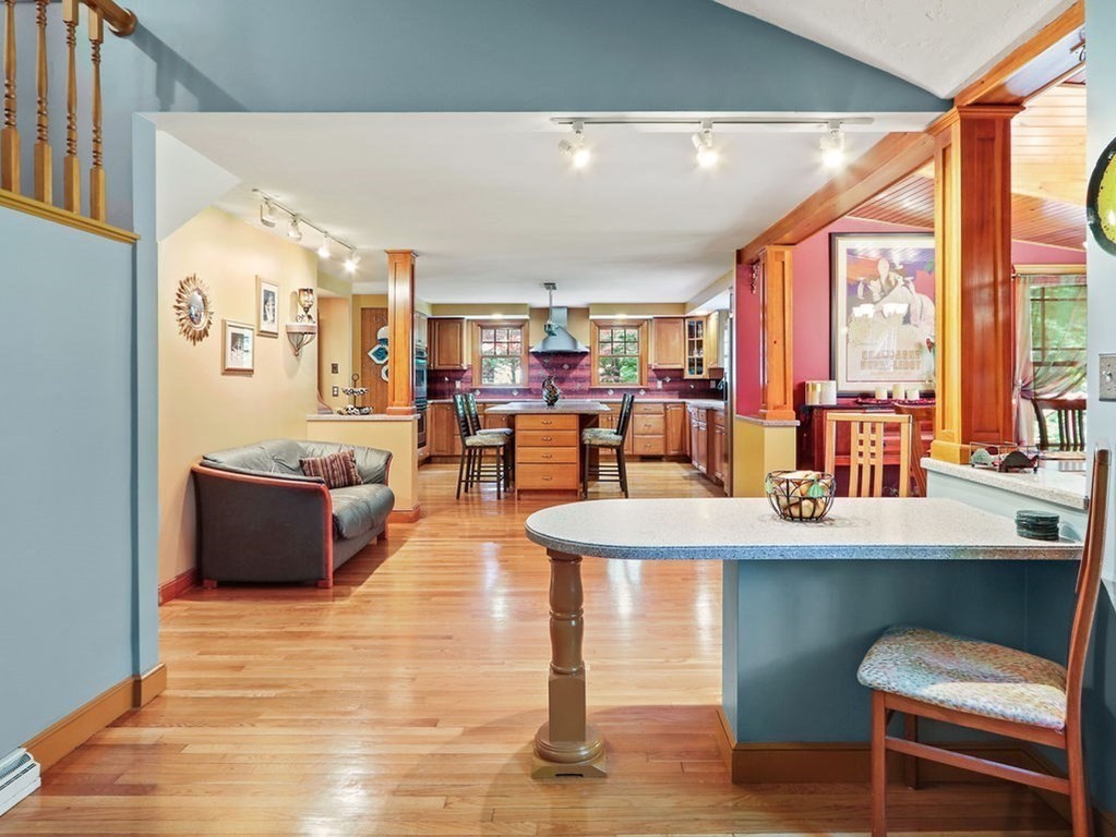 11 Highgate Road Wayland, MA 01778 - Photo 10 of 32