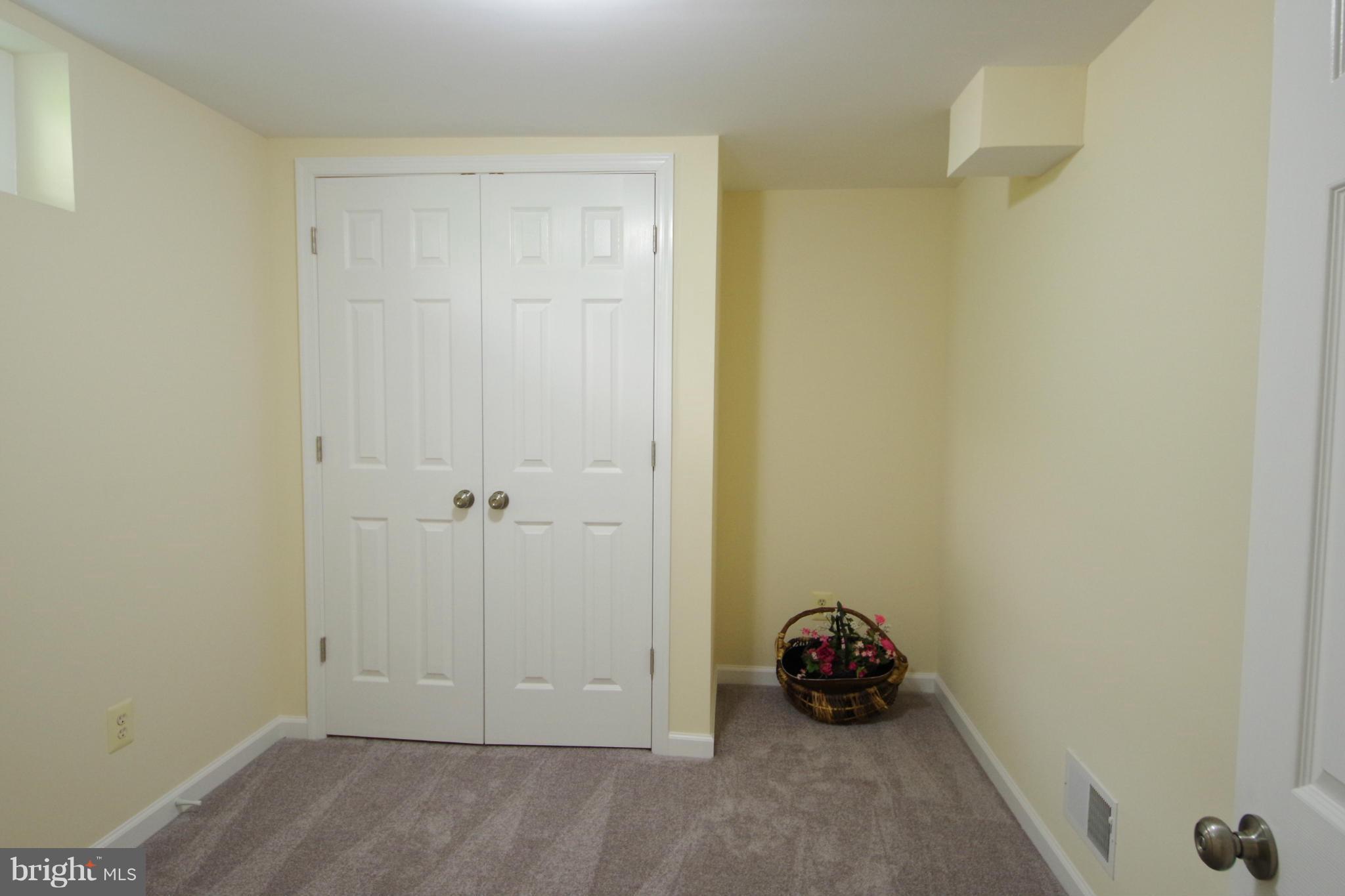 11505 Dewey Road Silver Spring, MD 20906 - Photo 23 of 29 a room with a window