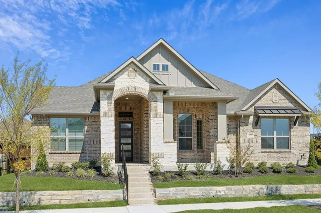$474,900 | 1009 Goldenrod Drive, Crowley, TX 76036