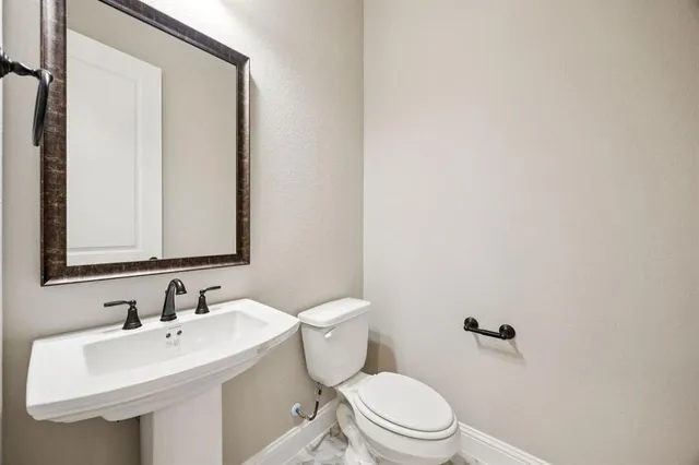 $474,900 | 1009 Goldenrod Drive, Crowley, TX 76036