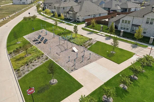 $474,900 | 1009 Goldenrod Drive, Crowley, TX 76036