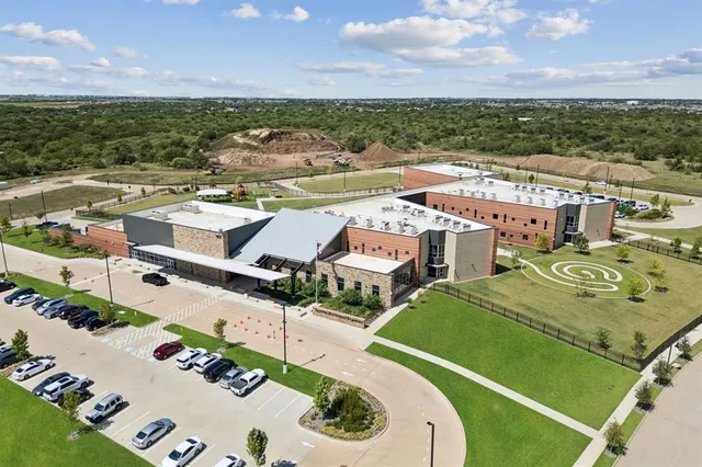 $474,900 | 1009 Goldenrod Drive, Crowley, TX 76036