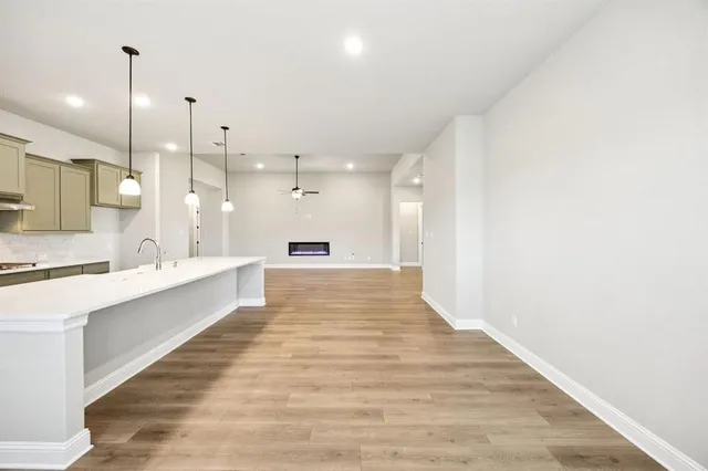 $474,900 | 1009 Goldenrod Drive, Crowley, TX 76036