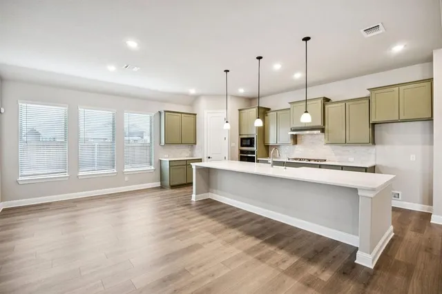 $474,900 | 1009 Goldenrod Drive, Crowley, TX 76036