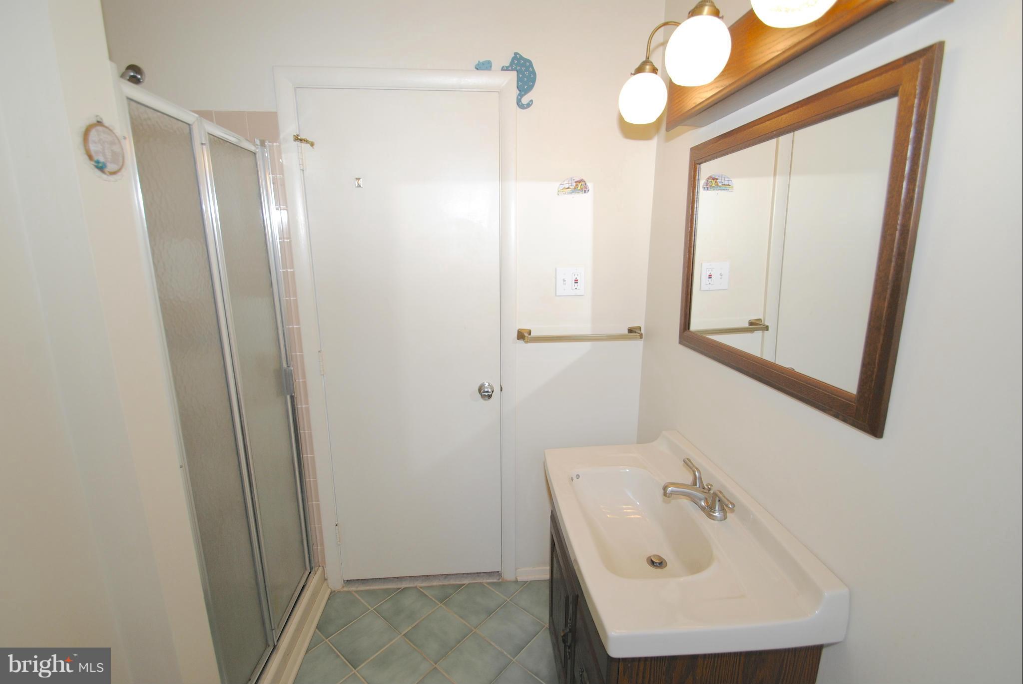 193 Doncaster Road Arnold, MD 21012 - Photo 16 of 30 Bath