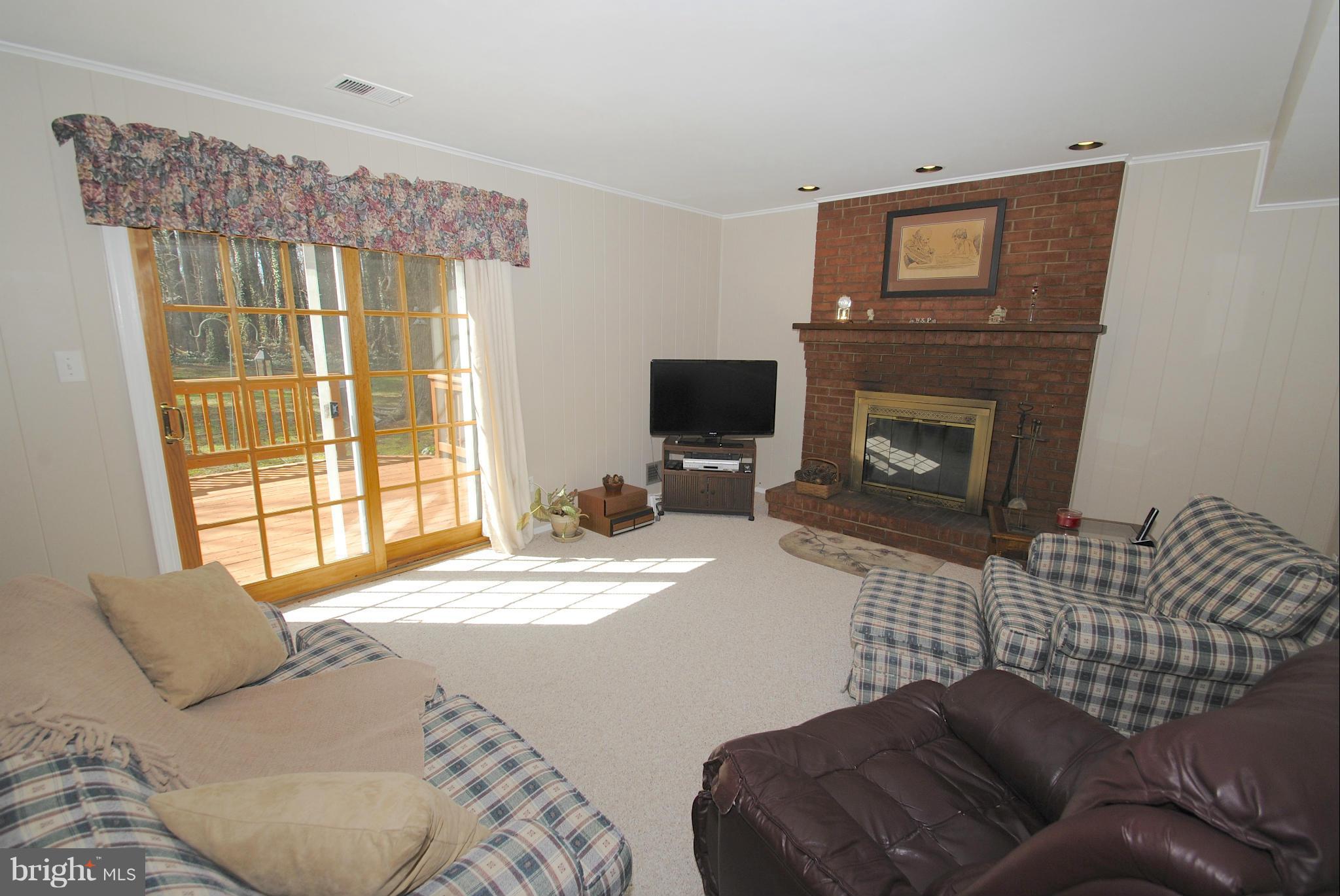 193 Doncaster Road Arnold, MD 21012 - Photo 17 of 30 Family Room