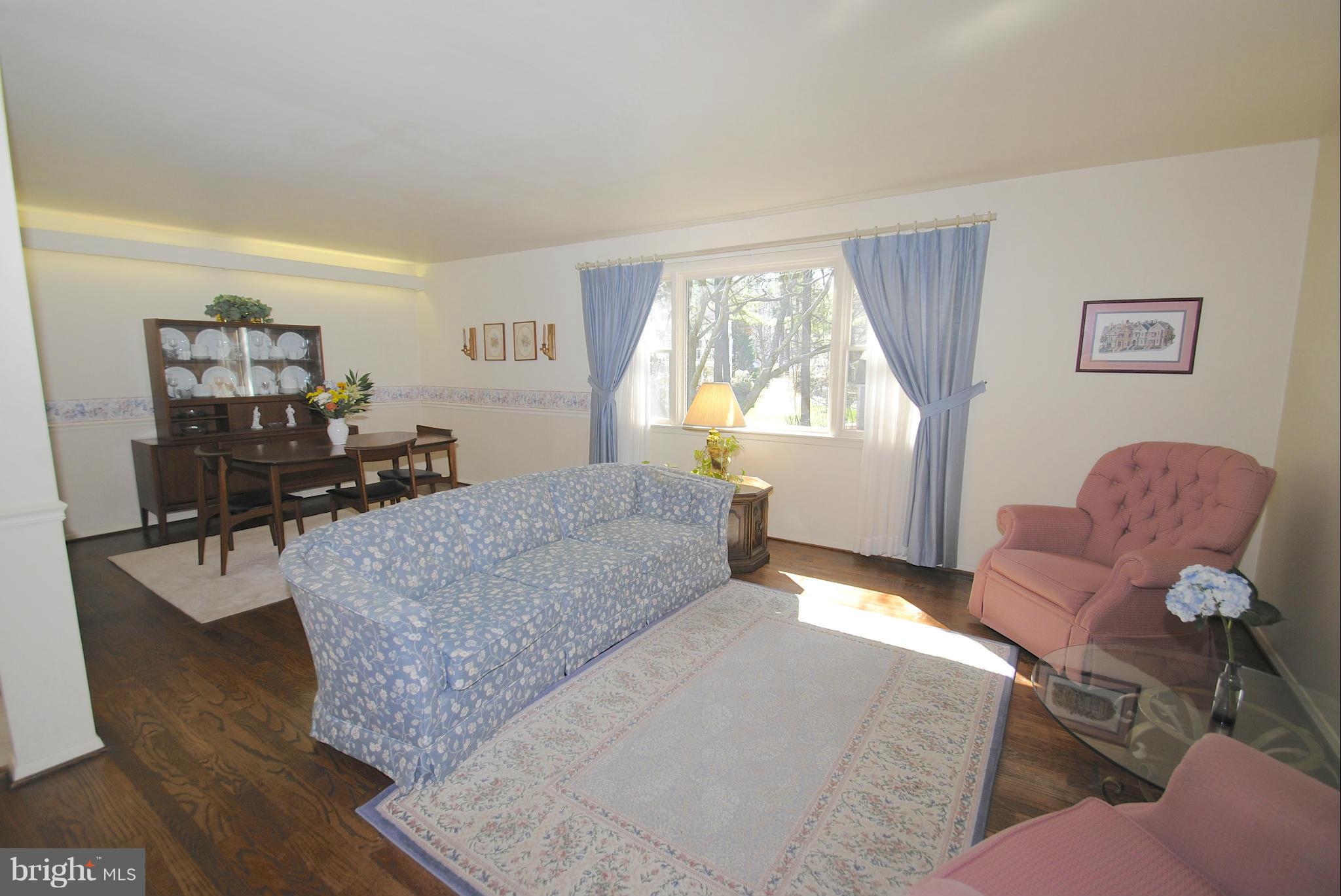 193 Doncaster Road Arnold, MD 21012 - Photo 7 of 30 Living Room