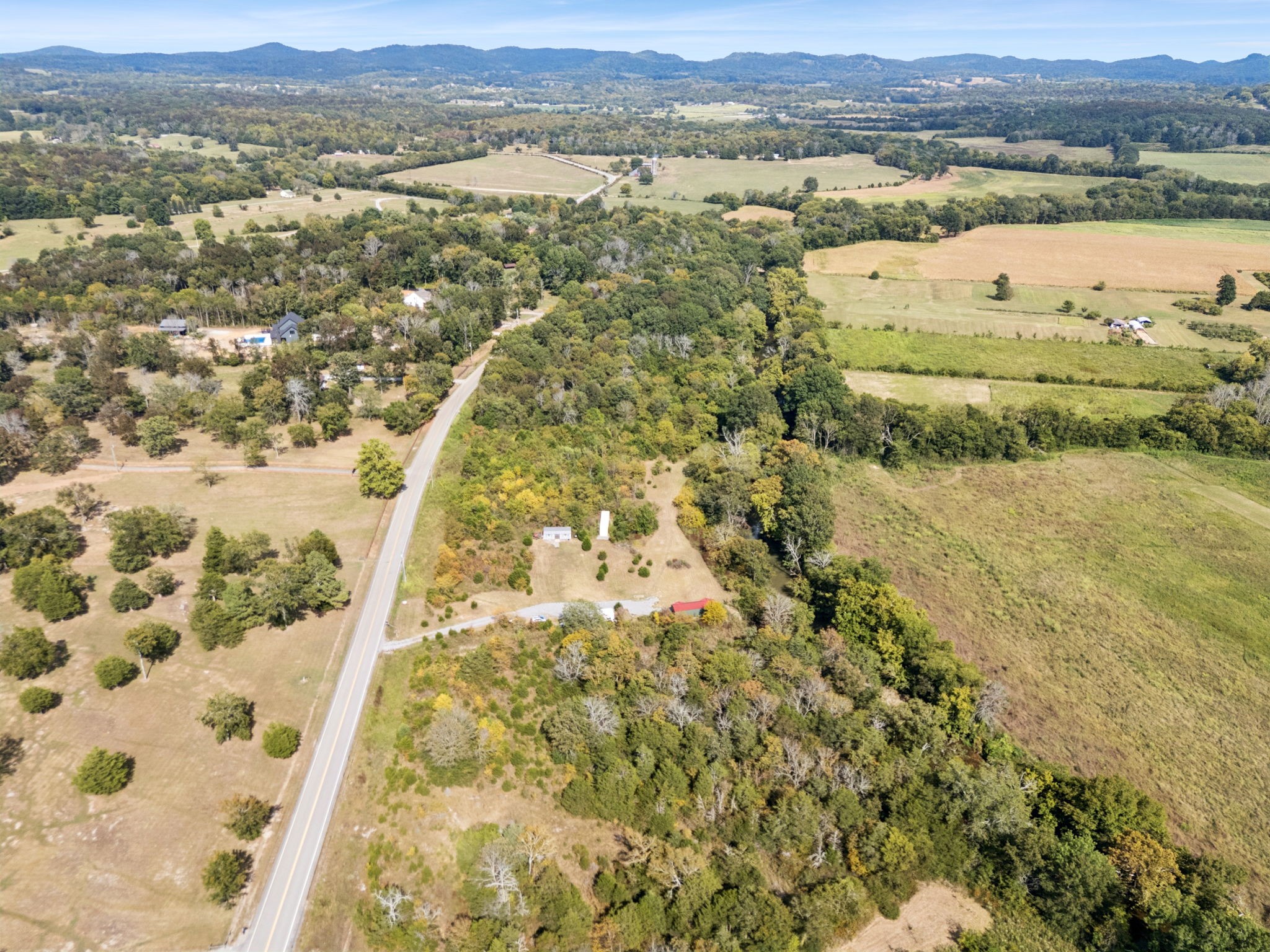 5252 Simmons Bluff Road Lebanon, TN 37090 - Photo 10 of 39 a view of a city with an ocean