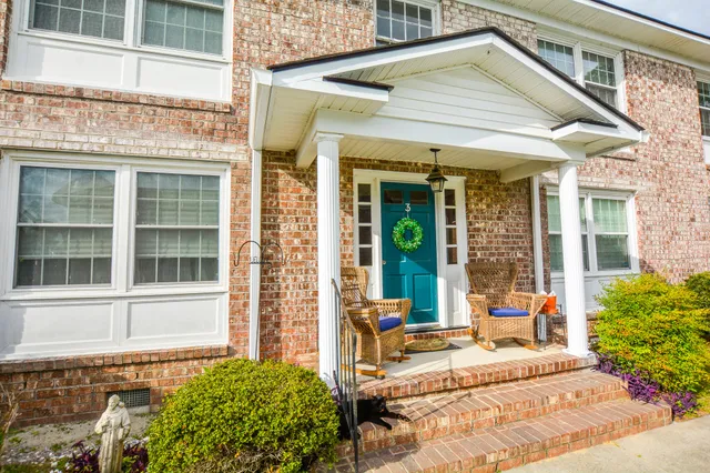 $2,630 | 204 Sans Souci Street, Unit 3D, Charleston, SC 29403