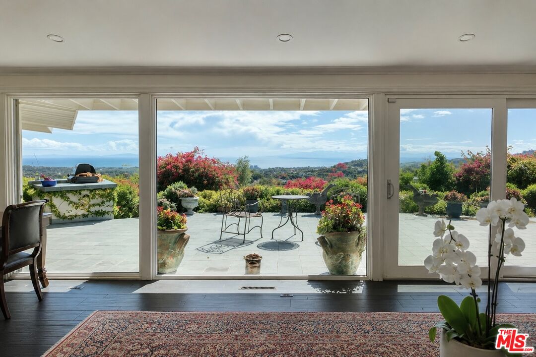 12250 Canna Road Los Angeles, CA 90049 - Photo 3 of 9