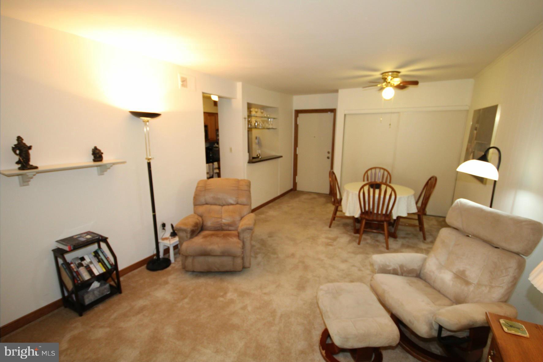 5823 Royal Ridge Drive, Unit C Springfield, VA 22152 - Photo 6 of 30 Living Room